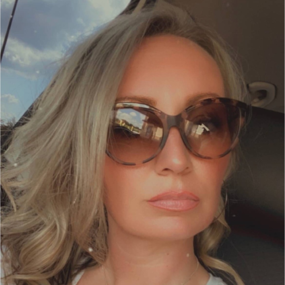 Meet your Posher, Kayla